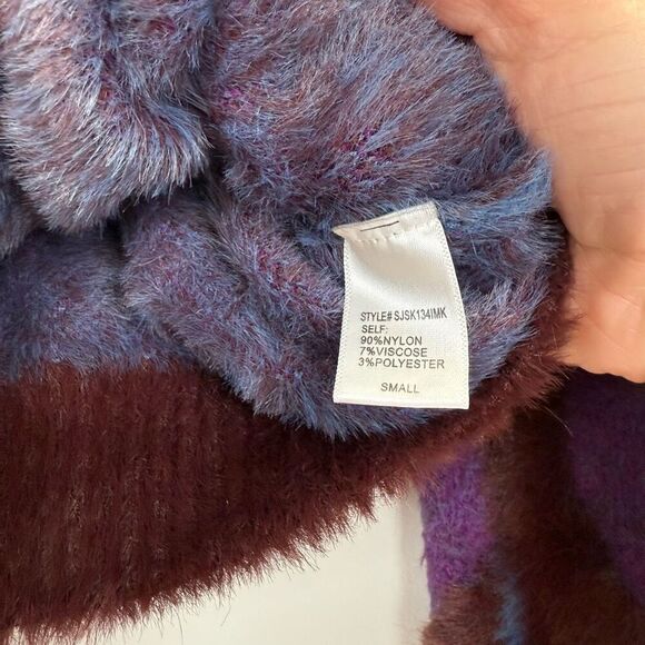 Louna Printed Fuzzy Sweater 💚 - Picture 8 of 9